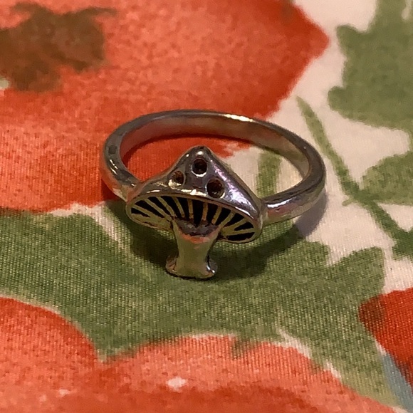 Mushroom Ring - Picture 1 of 4